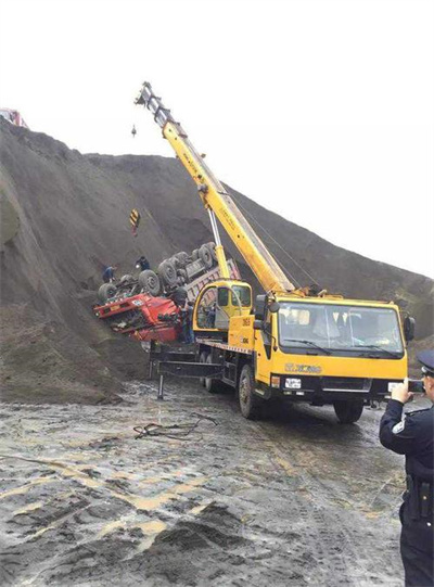 根河上犹道路救援